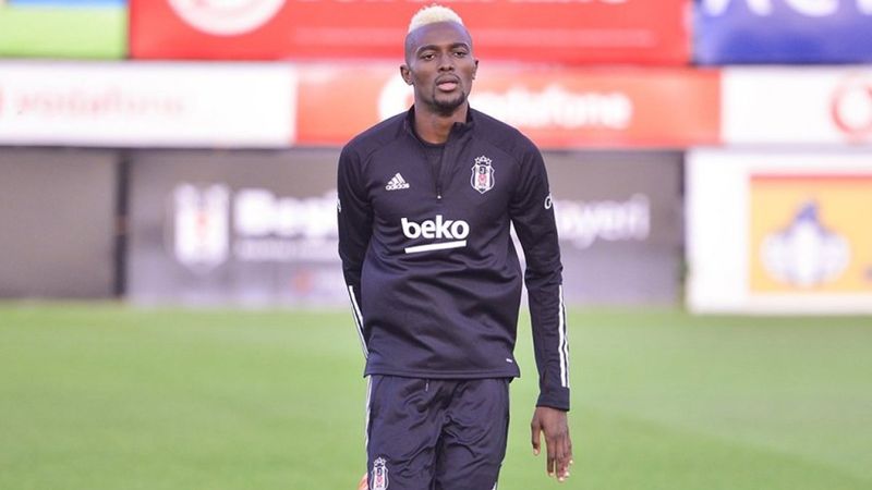 Beşiktaş, Mensah’ı geri gönderiyor