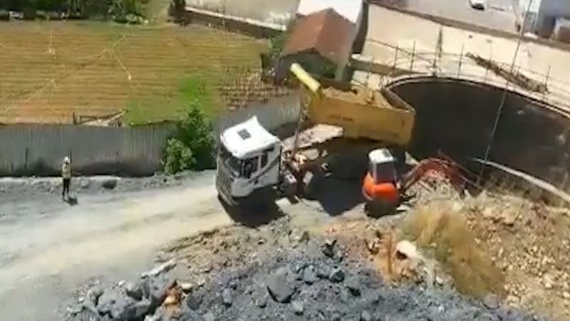 İBB, Yenidoğan Metro Hattı inşaatını hafriyatla kapatmayı sürdürüyor