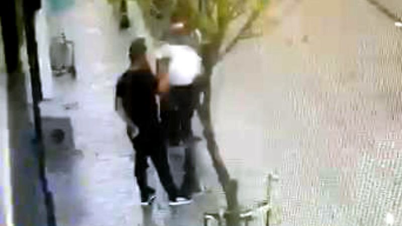 Fatih'te 'silkeleme' yöntemiyle yankesicilik