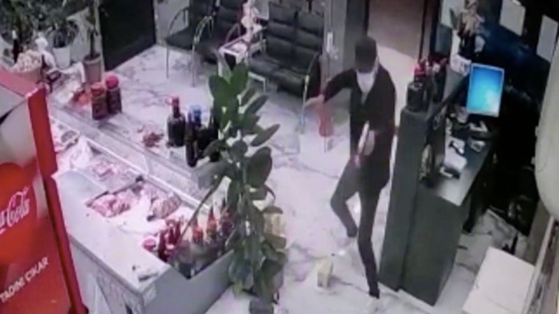 Antalya'da kasaba kurşun yağdırdı: 1 yaralı