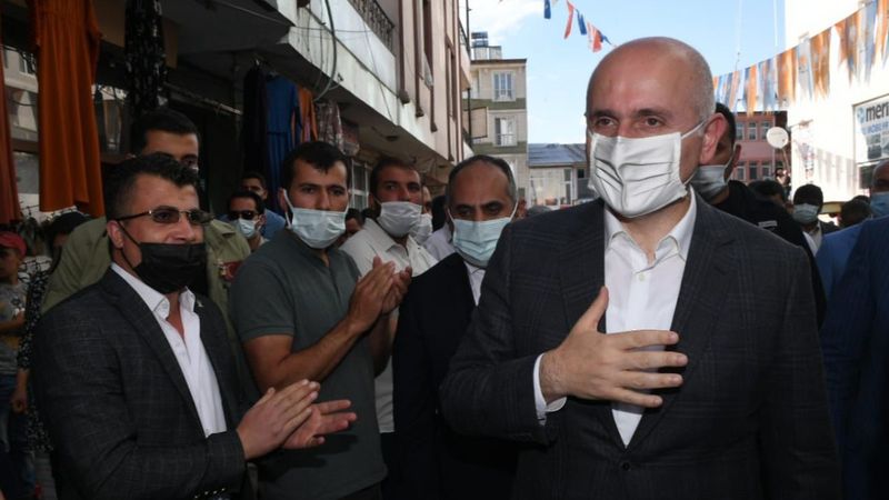 Adil Karaismailoğlu: Kim ne yaparsa yapsın, kervan yürümeye devam edecek