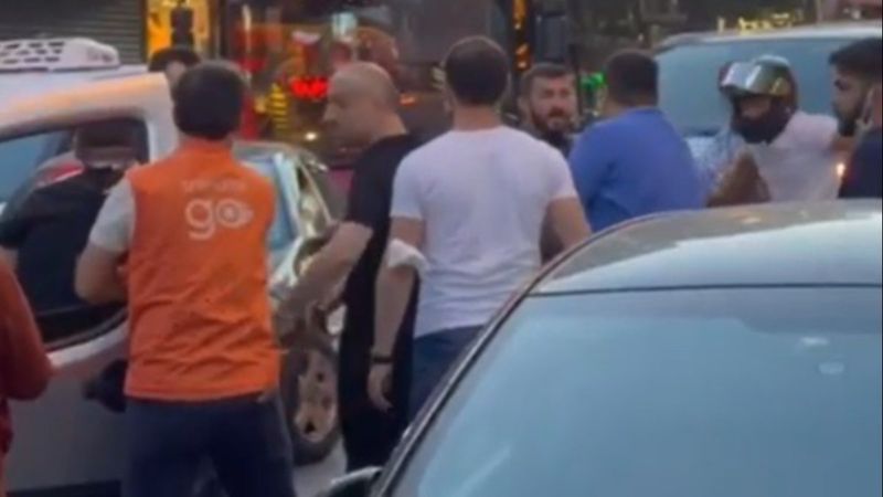 Küçükçekmece’de yumruklu tekmeli yol verme kavgası