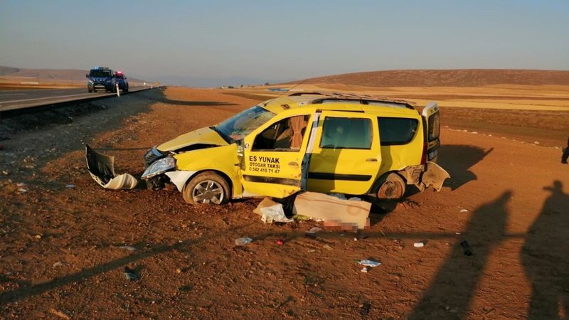 Konya’da taksi şarampole devrildi: 1 ölü, 5 yaralı