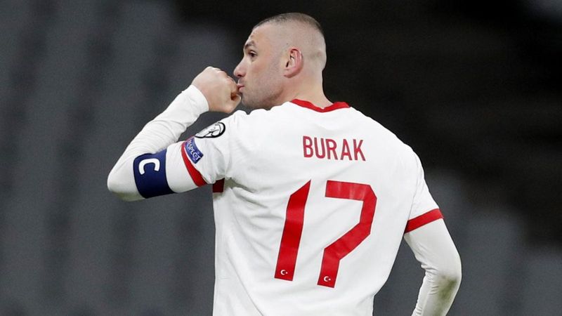 Burak Yılmaz'dan milli futbolculara motivasyon konuşması