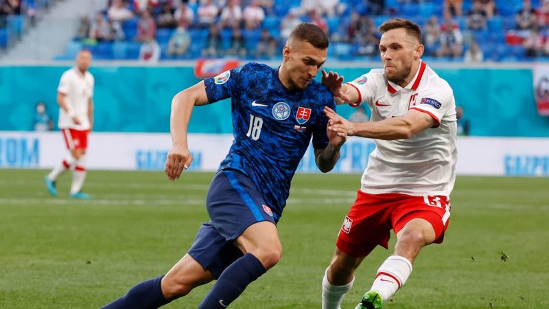 Slovakya, Polonya'yı 2 golle mağlup etti