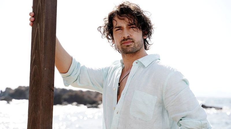 Alp Navruz kimdir? Ada Masalı'nın Poyraz'ı hakkında....