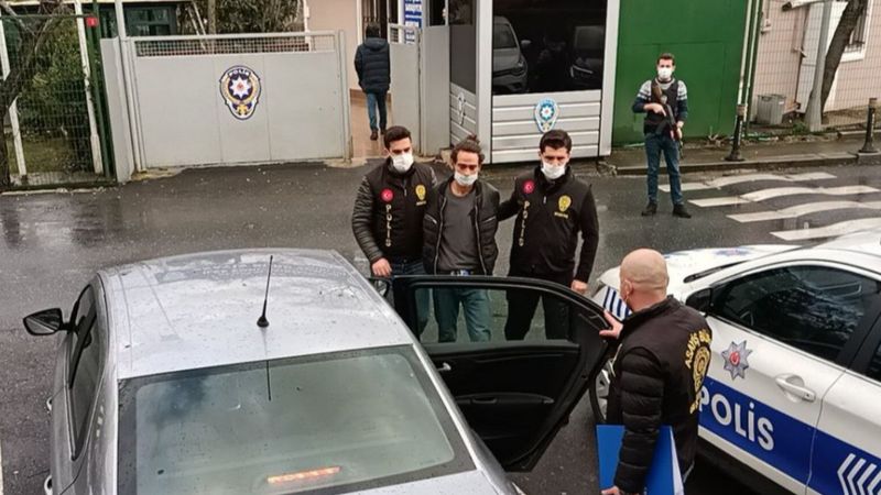 Beşiktaş’ta turistleri bıçaklayan kağıt toplayıcı hakim karşısında