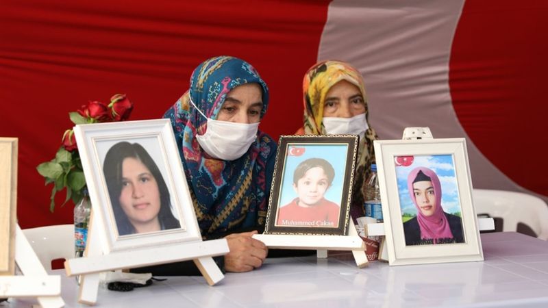 Diyarbakır anneleri: Çocuklarımızı bırakın