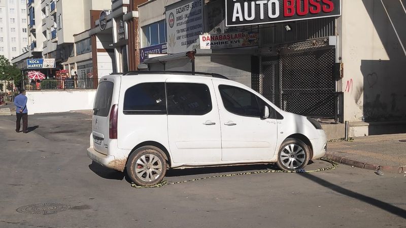 Gaziantep'te intihardan vazgeçirmeye çalıştığı şahıs tarafından öldürüldü