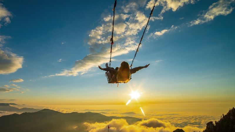 Bulutların üzerindeki Huser Yaylası'nın büyüleyen güzelliği