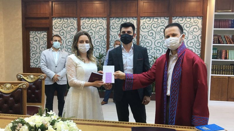 Kademeli normalleşmede sıra alamayan çiftlere müftülük nikahı