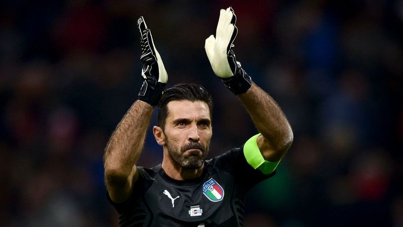 Buffon, Parma ile anlaştı