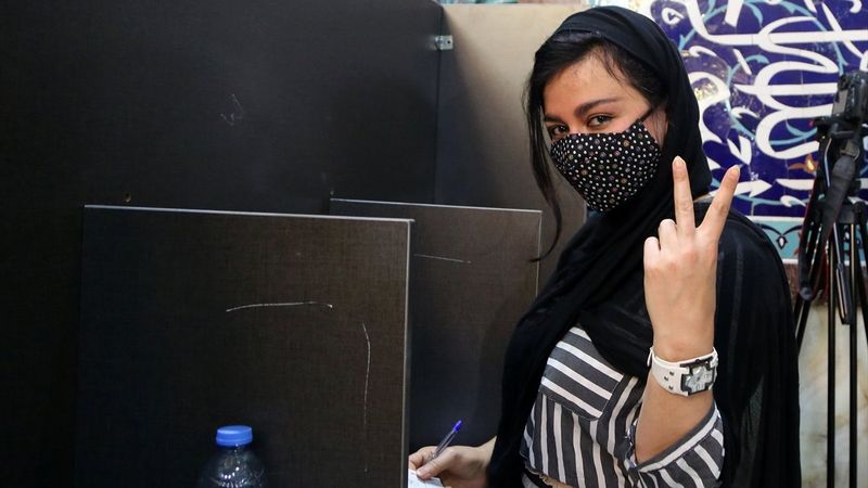 İran'da 13. Cumhurbaşkanlığı Seçimleri'nde oy verme işlemi sona erdi