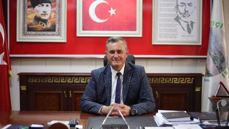 Düziçi Belediye Başkanı Alper Öner, AK Parti'ye geçti