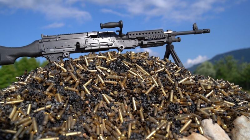 Yerli ve milli makineli tüfek 'SAR 762 MT' görücüye çıktı