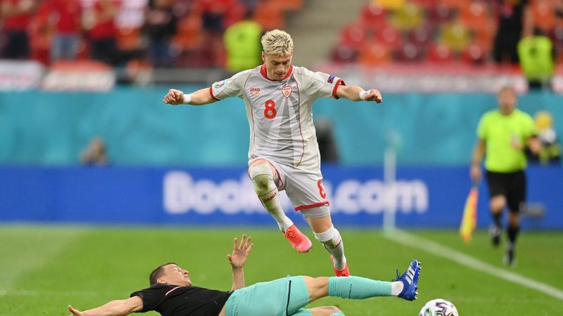 4 Büyükler, Makedon sol bek Alioski'nin peşine düştü