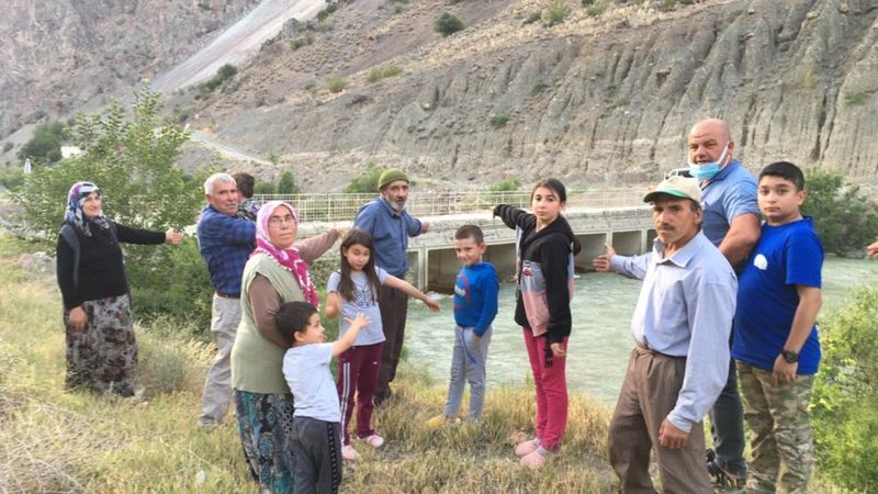 Çoruh kıyısı sakinleri, 'köprü yıkılacak' iddialarına tepki gösterdi