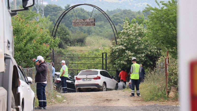 Kocaeli’de Lütfü Türkkan’ın kaçak çiftliğinde tahliye çalışmaları