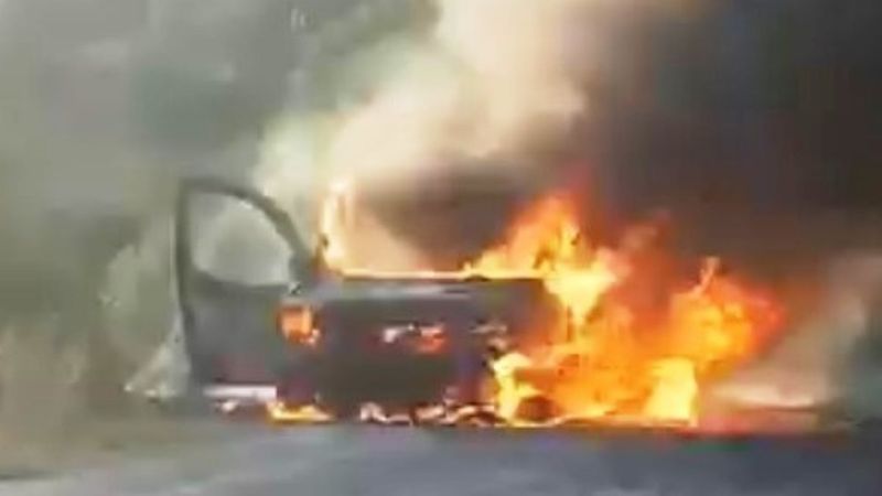 Muğla’da seyir halindeki araç, alevlere teslim oldu