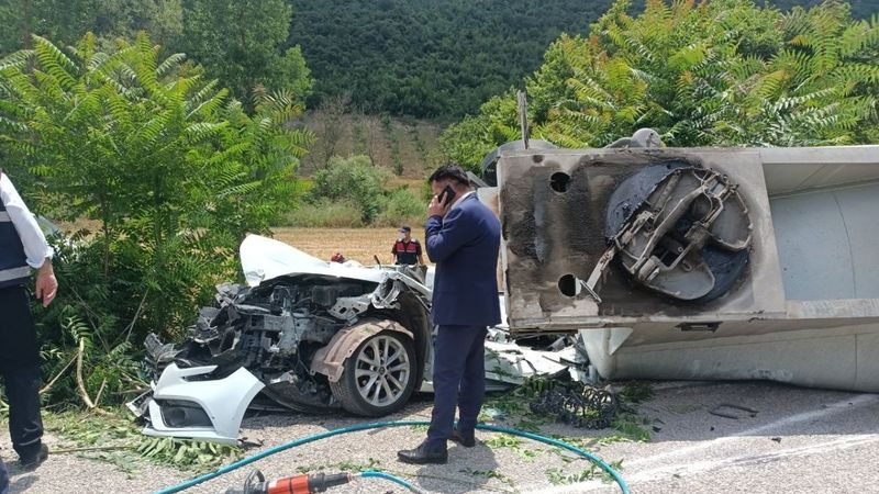 Balıkesir'de zincirleme kaza: 3 ölü, 3 yaralı