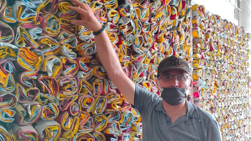 Burdur'da 13 yıldır çay paketlerini biriktiriyor