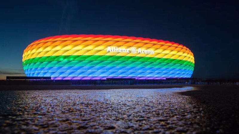 UEFA, Allianz Arena'nın gökkuşağı ışıklandırmasına izin vermedi