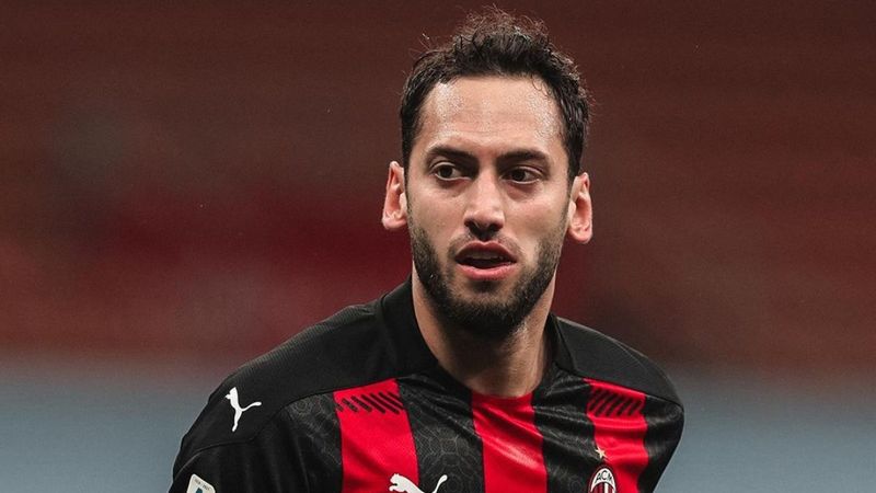 Hakan Çalhanoğlu: Her şey için teşekkürler Milan