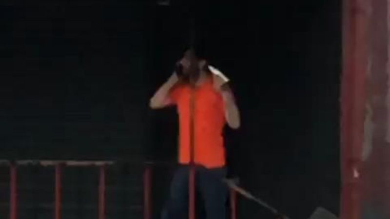 Esenler'de eşiyle görüşmek için başına silah dayadı