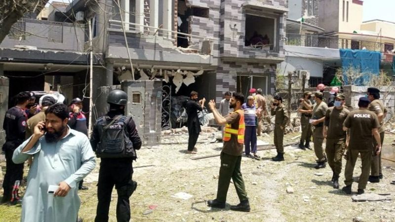 Pakistan’da patlama: 2 ölü, 17 yaralı