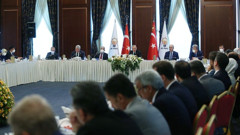 Cumhurbaşkanı Erdoğan'dan milletvekillerine sahada olun talimatı