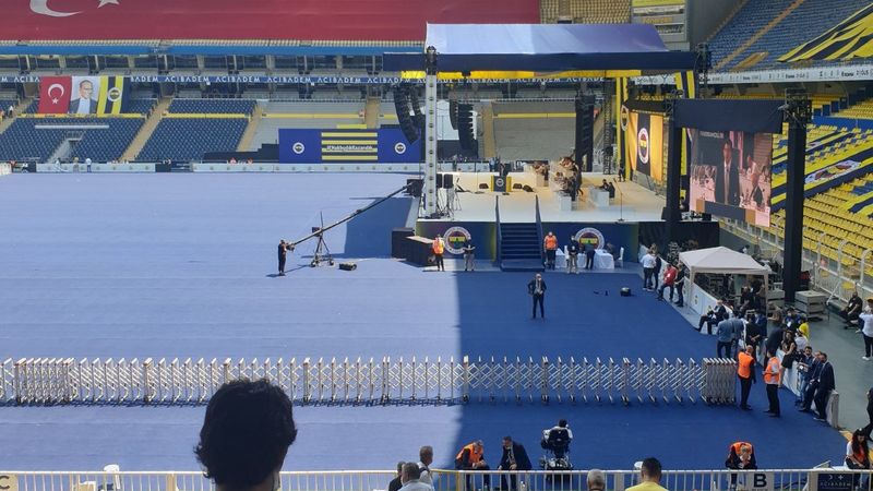 Fenerbahçe'de platformun kurulduğu yer tepki çekti