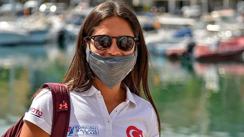 Milli sörfçü Dilara Uralp, İspanya'da ikinci oldu