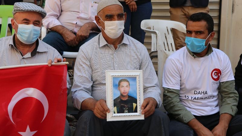 Evlat nöbetine, 663’üncü gününde bir aile daha katıldı