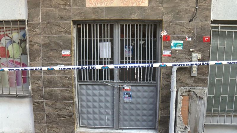 Güngören'de mühürlenen binanın yıkılmasına karar verildi