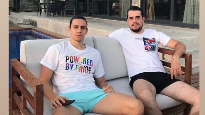 Taylan Antalyalı'nın LGBT tişörtlü paylaşımı