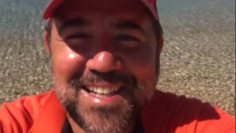 Ata Demirer'den 'Bozcaada sahilleri temiz' mesajı