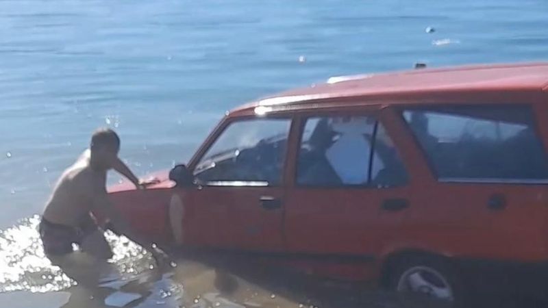 Isparta’da freni boşalan araç baraja uçtu