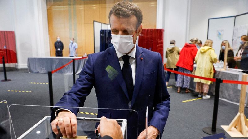 Emmanuel Macron: Seçimlere düşük katılımdan hepimiz ders çıkarmalıyız