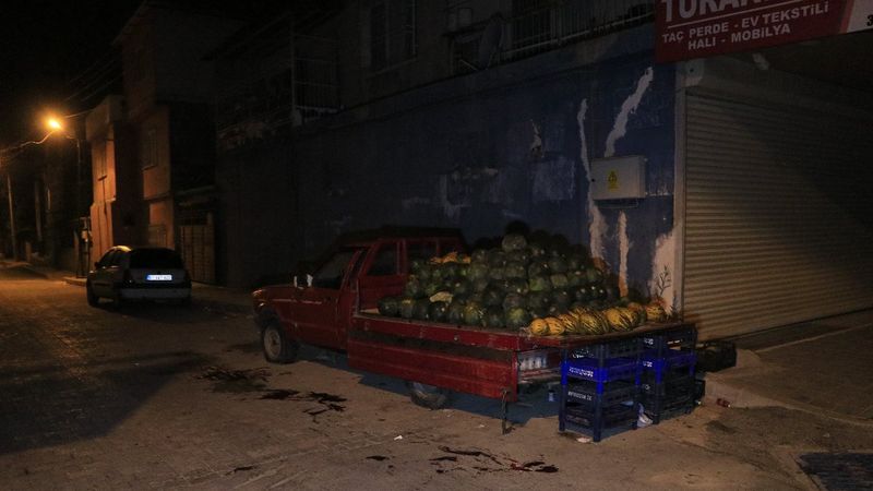 Adana’da yol kenarında karpuz satan şahıs, silahlı saldırıya uğradı