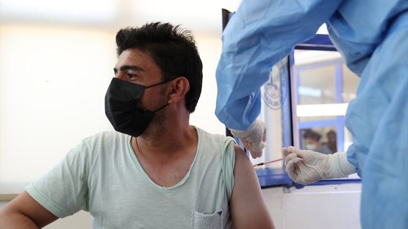 İstanbul Harem Otogarı'nda koronavirüs aşılaması başladı