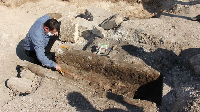 Adıyaman’da bin yıllık erkek iskeleti bulundu