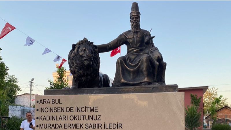 CHP'li Muratpaşa Belediyesi'nden Hacı Bektaş Veli heykeli