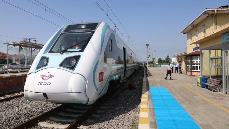 Milli elektrikli trenin son testi için start verildi