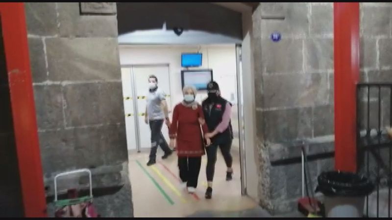 Fetullah Gülen'in akrabası Munise Gülen İzmir'de yakalandı