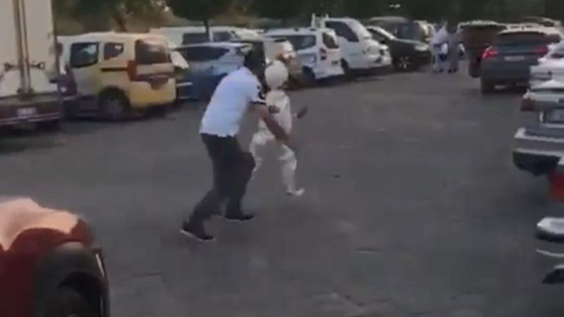 Bursa'da sünnet olmak istemeyen çocuğun kaçma anları