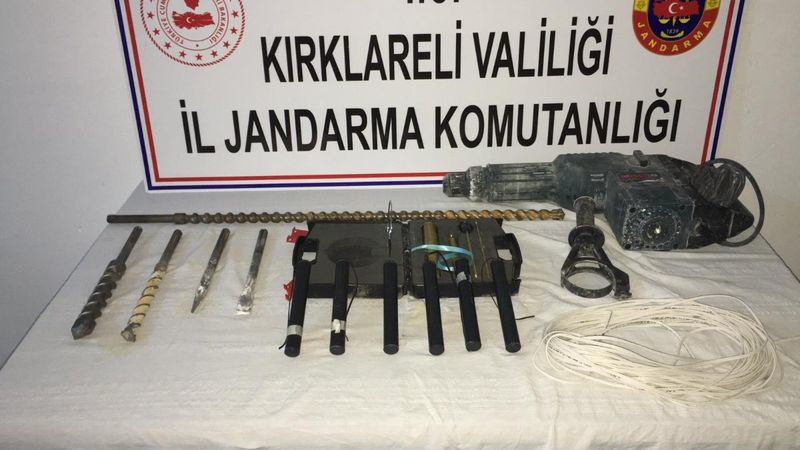 Kırklareli’nde otomobilden dinamit çıktı