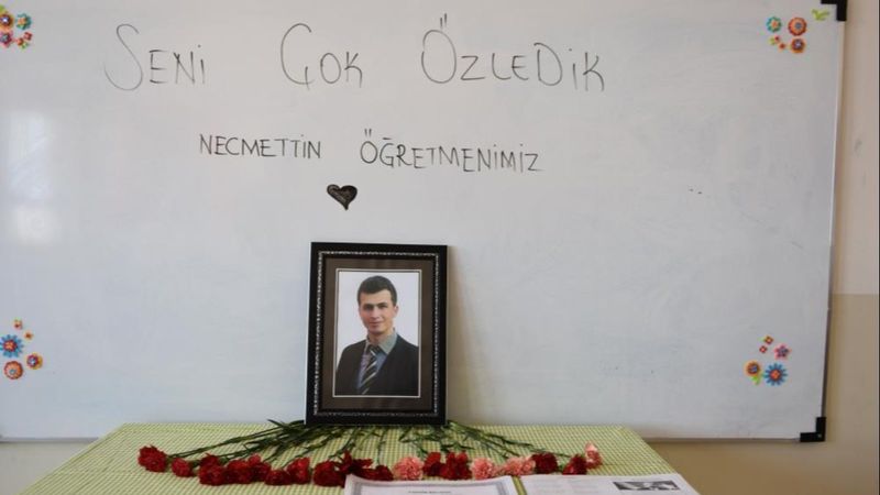 Şehit Necmettin Öğretmen'in okulunda karne töreni buruk geçti