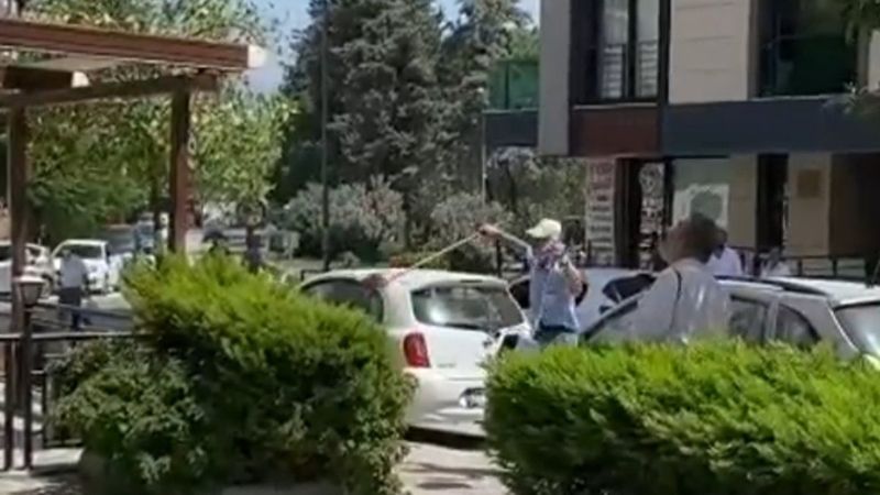 Hatay’da temizlik görevlisi davul sesine dayanamadı