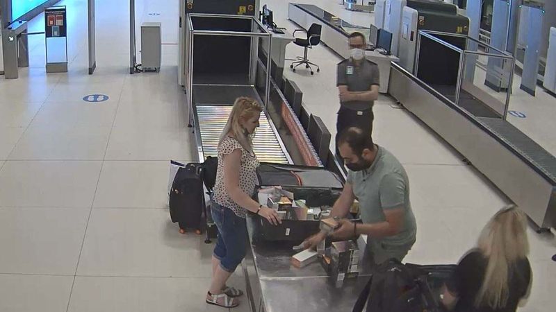 İstanbul Havalimanı'nda valizlerden kaçak tütün ürünleri çıktı