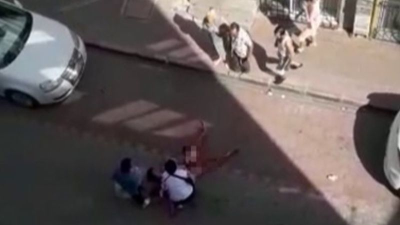 Fatih'te cinayet: Ev arkadaşlarını öldürüp, kaçtı